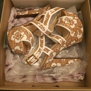 Jessica Simpson JS-NAVALLO